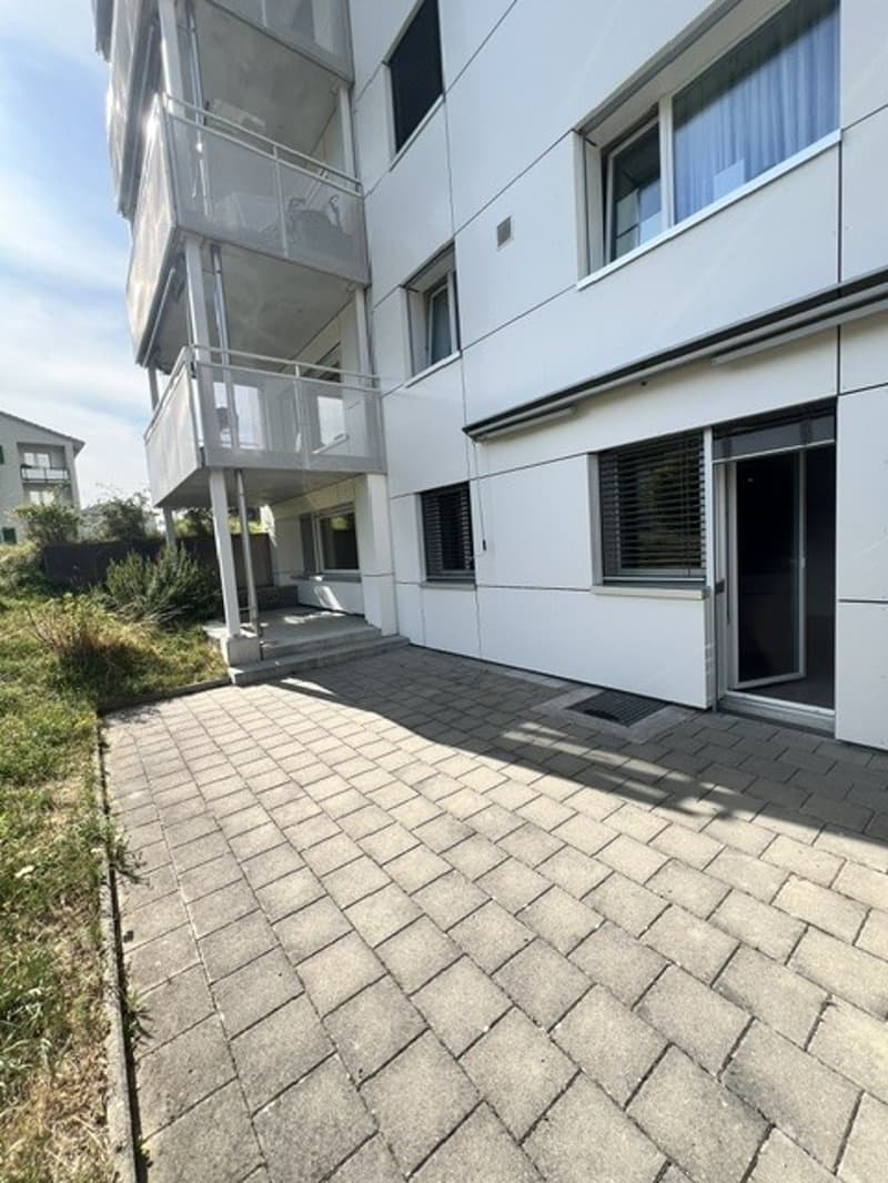 Appartamento soleggiato con area giardino (13)