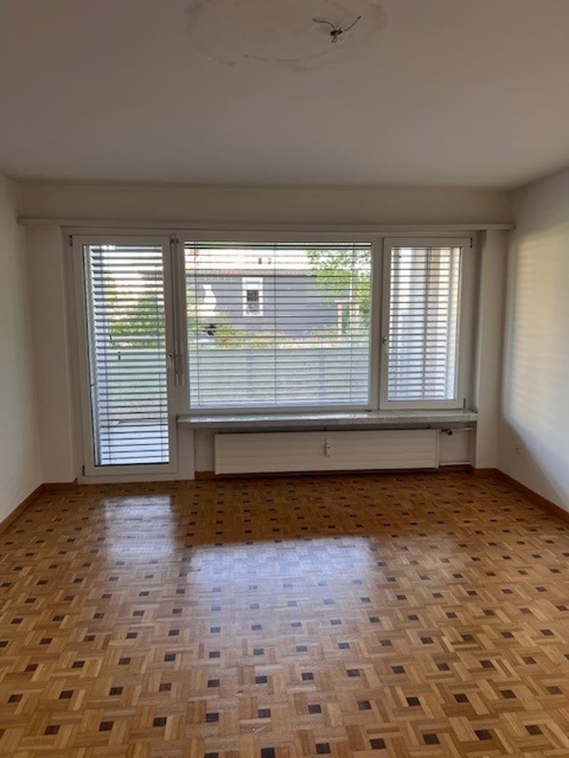 Appartement situé au centre avec balcon spacieux (8)