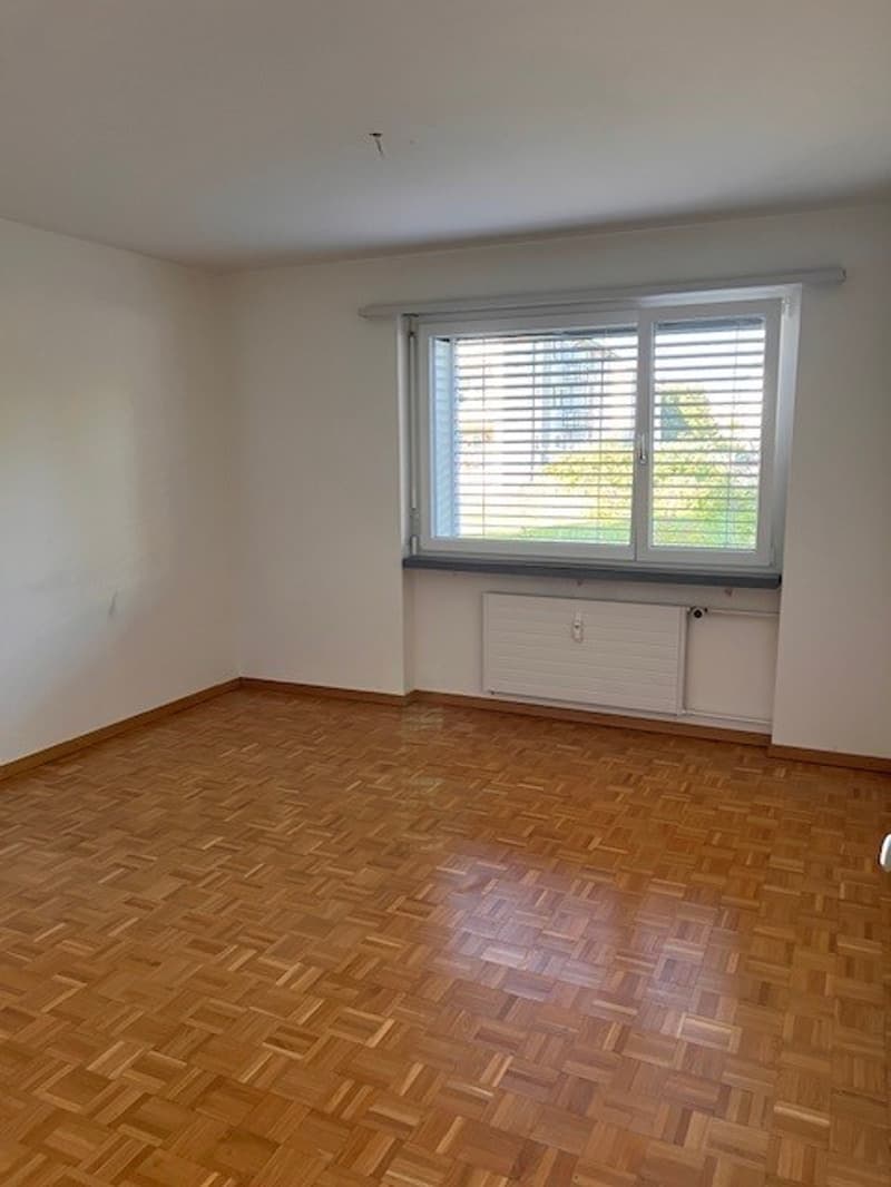 Appartement situé au centre avec balcon spacieux (5)