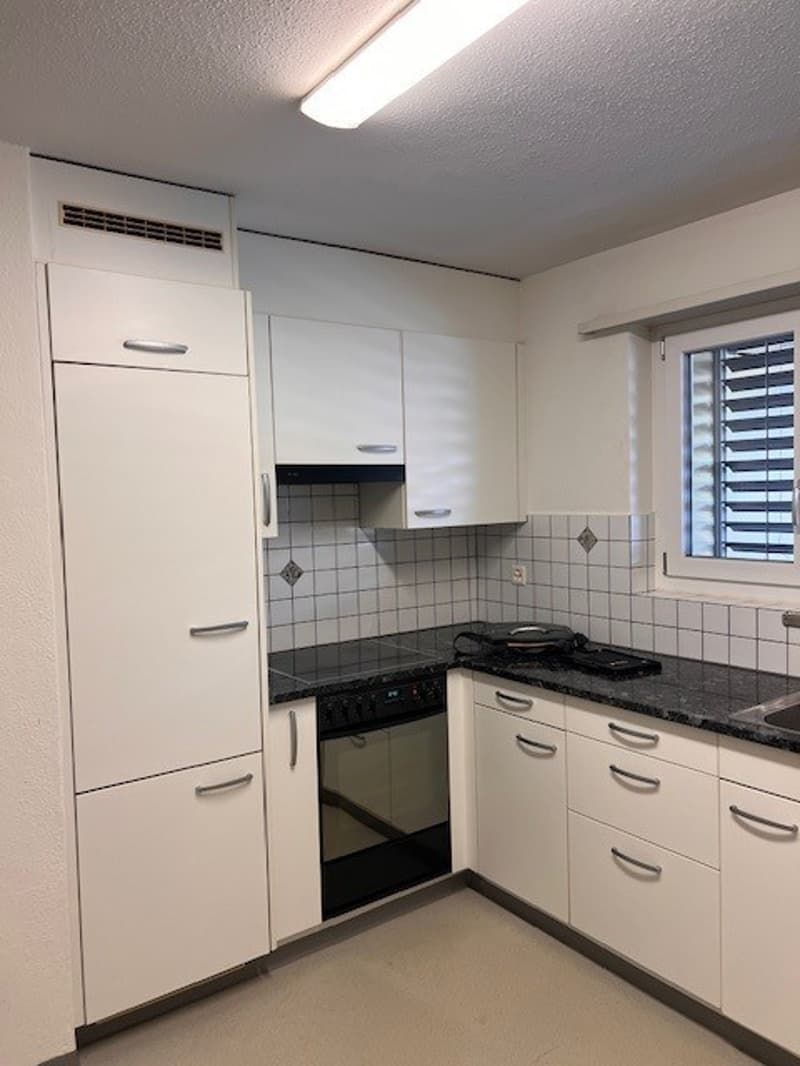 Appartement situé au centre avec balcon spacieux (2)