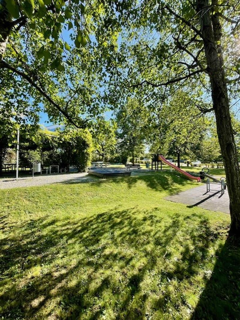 Light, Space and Quiet – Living in the popular Sonnenbühlquartier Dietlikon (12)
