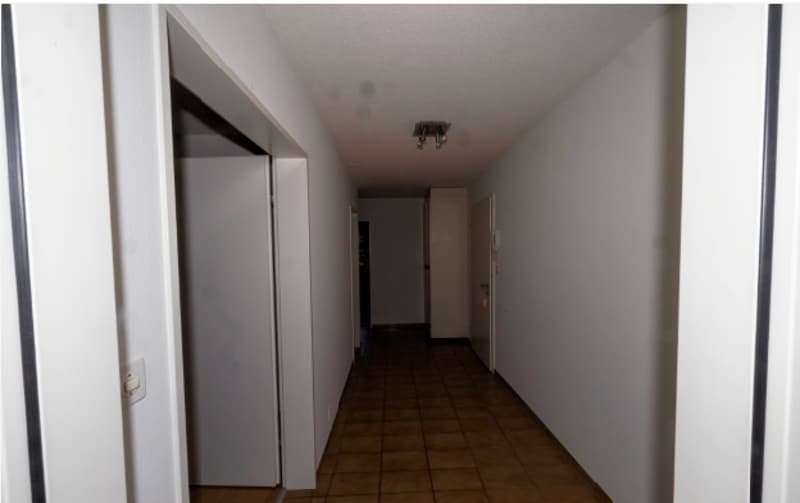 Appartamento luminoso di 4,5 locali con balcone in zona familiare (5)