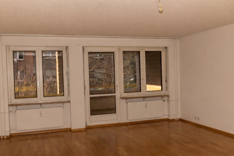 Appartamento luminoso di 4,5 locali con balcone in zona familiare (3)
