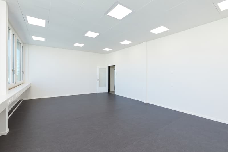 Spazio ufficio moderno e luminoso (40 m²) in una buona posizione ad Allschwil (4)