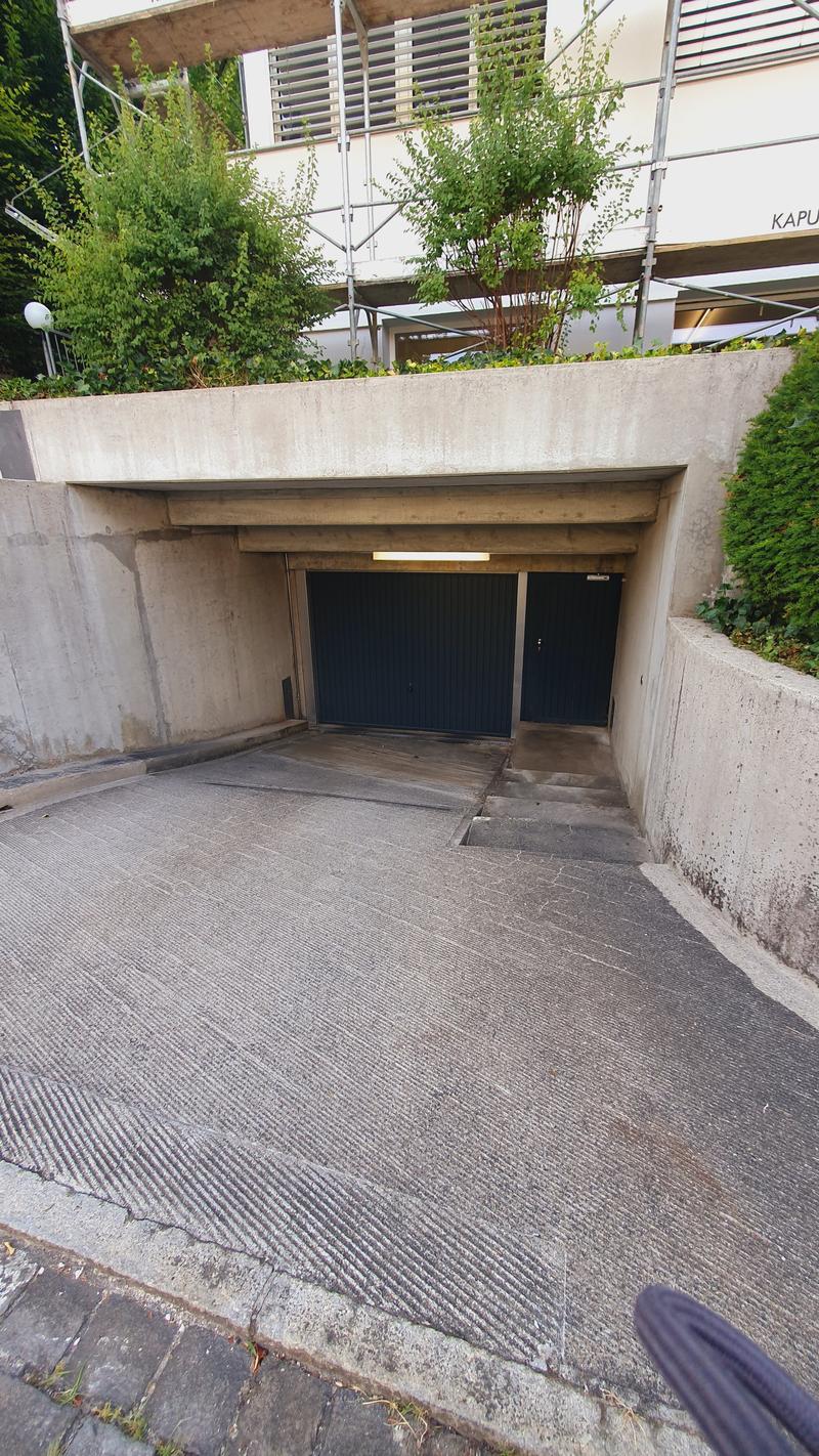 Einstellhallenplatz nähe Hörnli (2)