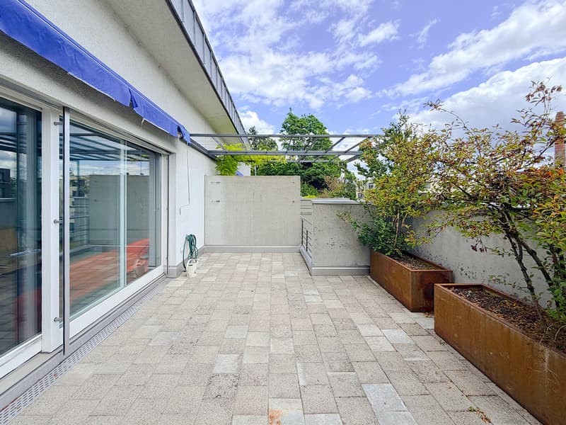 Vie urbaine : appartement-maisonnette 3,5 pièces dans un parc privé (4)