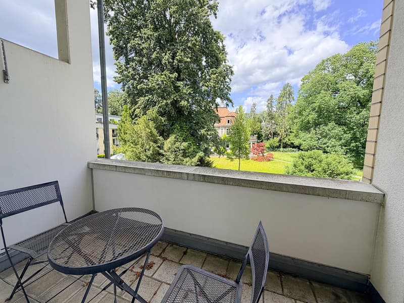 Vie urbaine : appartement-maisonnette 3,5 pièces dans un parc privé (7)