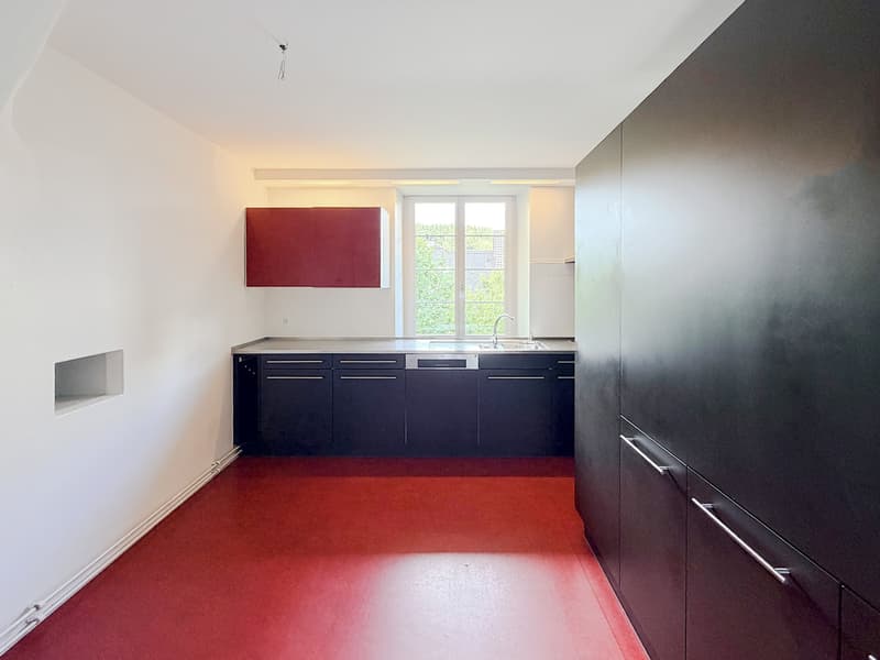 Affitto intermedio: Appartamento spazioso 5.5 locali con molta privacy in un ambiente verde (6)