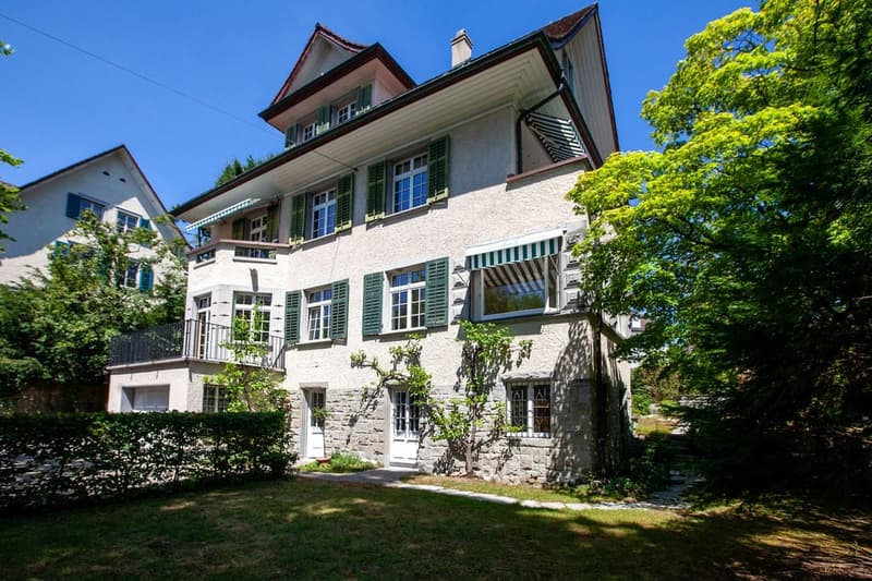 Erstvermietung: Repräsentative 3 ½-Zimmerwohnung mit eigenem Garten in historischer Zürichbergvilla (1)