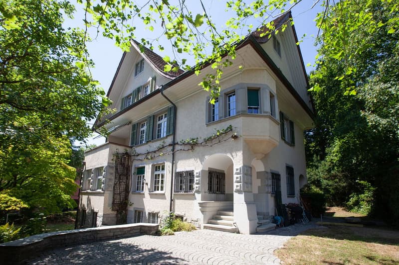 Erstvermietung: Repräsentative 4 ½-Zimmerwohnung mit eigenem Garten in historischer Zürichbergvilla (17)
