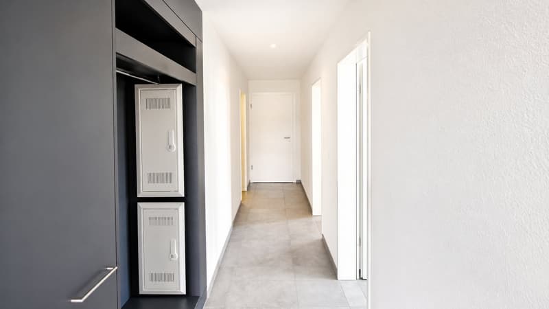 Moderne 3.5-Zimmer-Wohnung mit Balkon und Sicht ins Grüne (3)