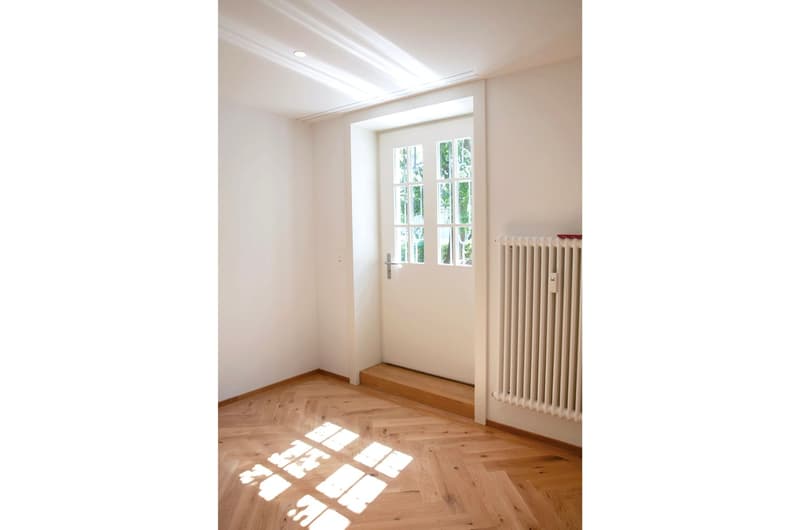 Stilvolle 2.5-Zimmer-Wohnung mit privatem Garten (7)