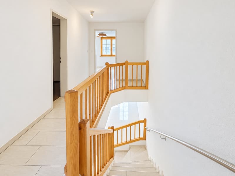 3.5-Zimmer-Maisonettewohnung im Dorfzentrum mit zwei Autoeinstellplätzen (8)
