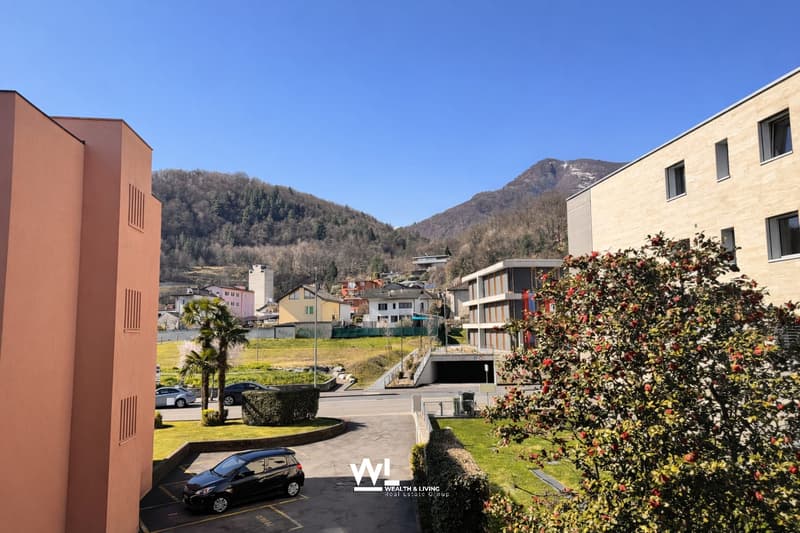 Appartement 2.5 pièces, fraîchement rénové, situé au centre de Losone (12)