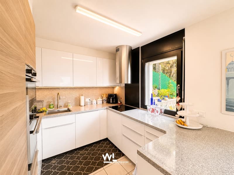 Spacious 5.5-room single-family house with a far-reaching view, terraces, and garden for sale in Vacallo (2)