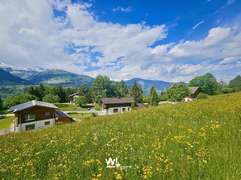 820 m² sonniges Bauland mit Bergpanorama in Obersaxen Mundaun (2)