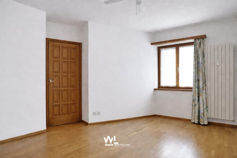 6-Zi.-Attika-Duplex mit Garten, Lift und Dachboden in Losone - hell und grosszügig (8)