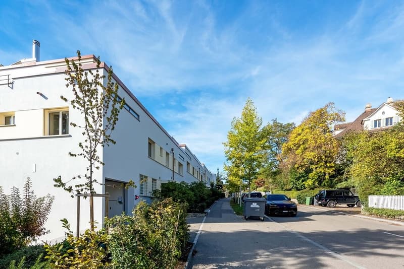 Aussenansicht Vorderseite - Einfahrt