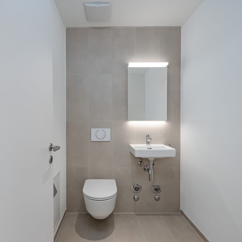Separates Badezimmer
