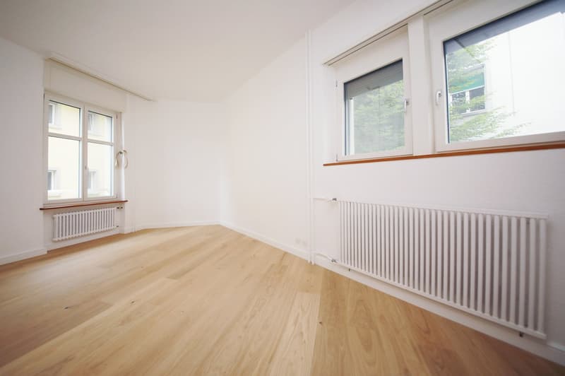 Appartement charmant de 3 1/2 pièces avec balcon, meilleure situation, district 6 (9)