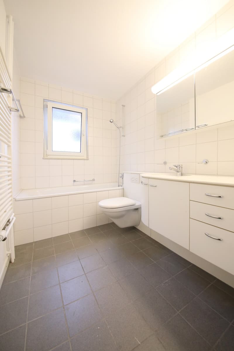 Modern, renovated 3.5-room apartment with balcony in a quiet location (9)
