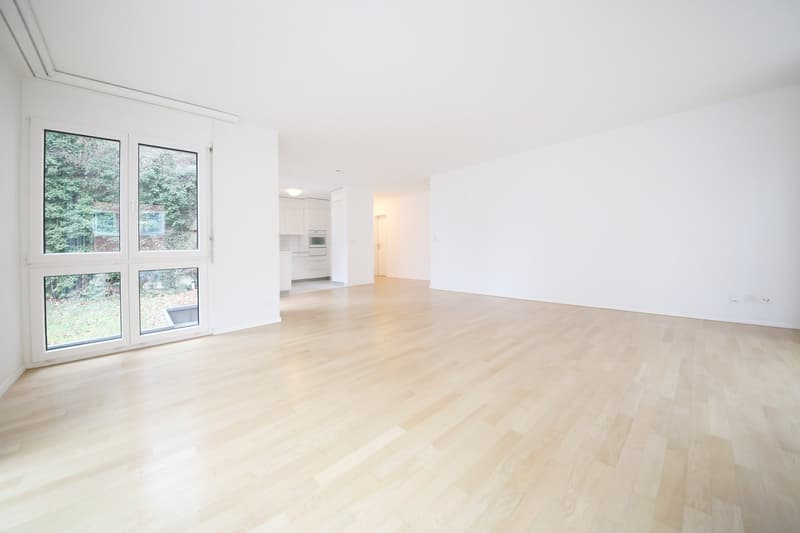 Well-maintained bright 2.5-room apartment with bay window and balcony, Seefeld (4)