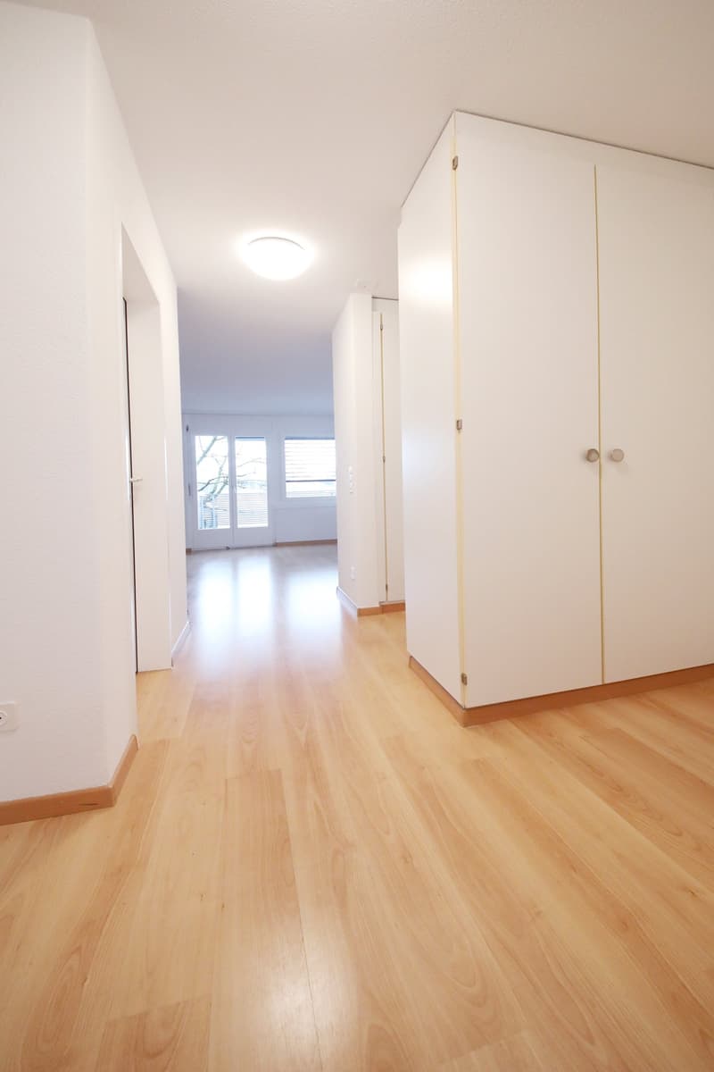Sonnige 3.5 Zimmer-Wohnung (85m2) mit grossem Balkon (16m2) (6)
