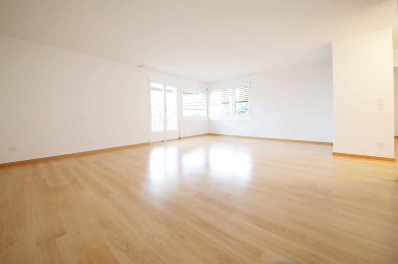 Sonnige 3.5 Zimmer-Wohnung (85m2) mit grossem Balkon (16m2) (1)