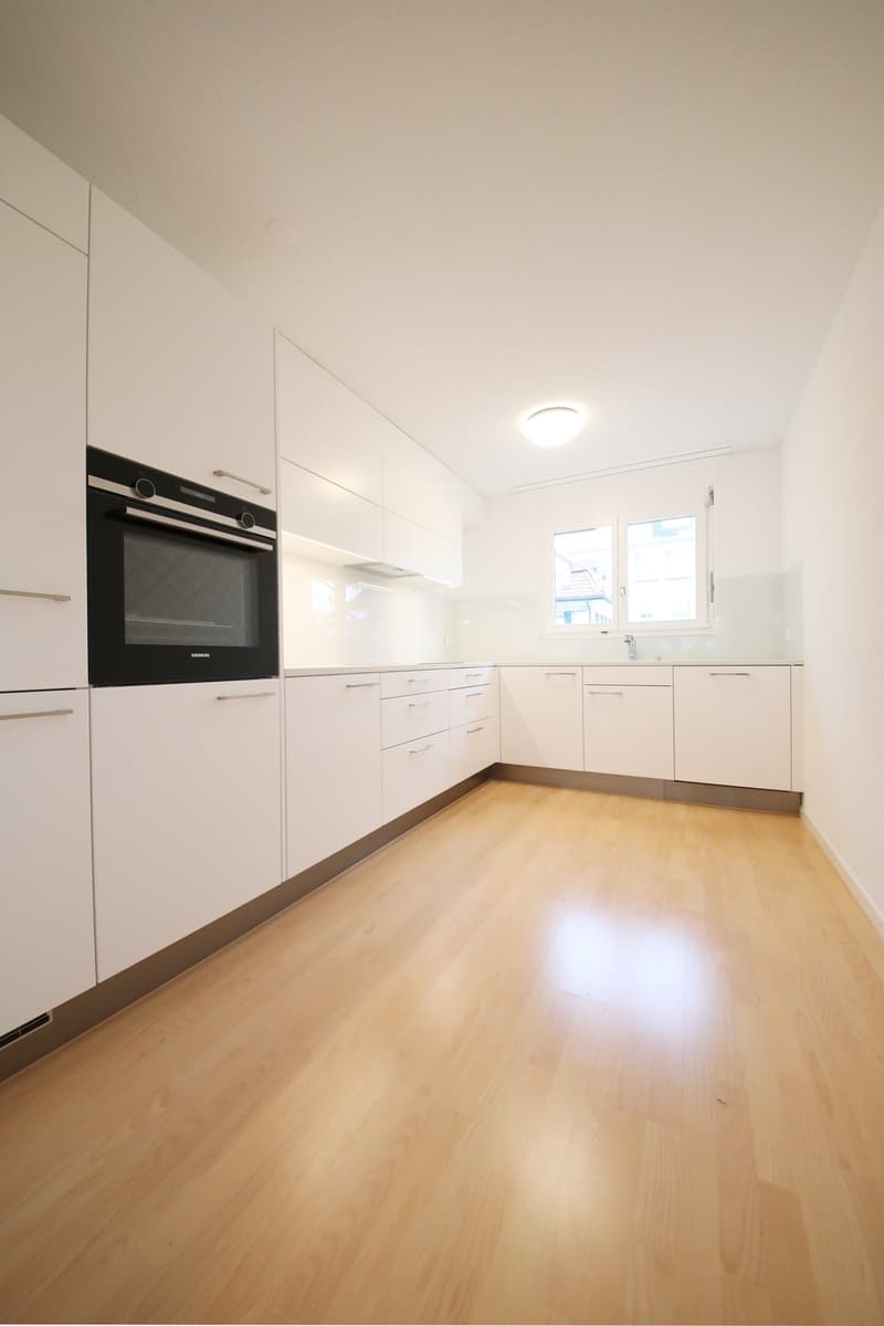 Sonnige 3.5 Zimmer-Wohnung (85m2) mit grossem Balkon (16m2) (2)