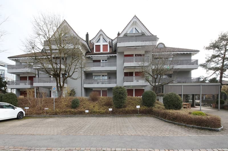 Sonnige 3.5 Zimmer-Wohnung (85m2) mit grossem Balkon (16m2) (10)