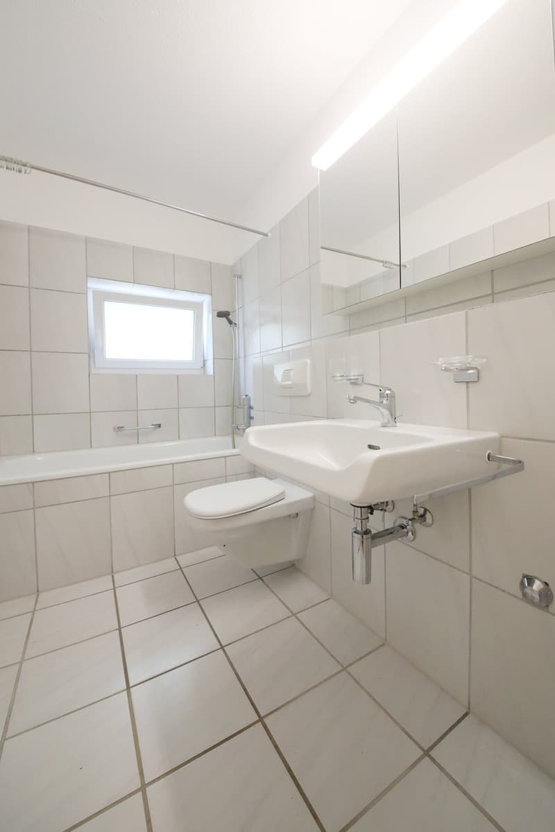 Appartement 3 pièces entretenu avec grand balcon, absolument calme, près de Nordbrücke (8)