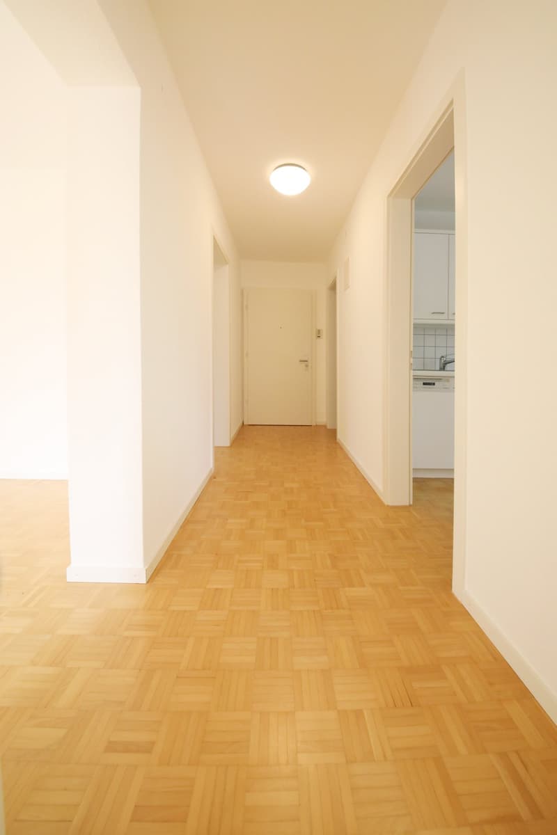 Appartement 3 pièces entretenu avec grand balcon, absolument calme, près de Nordbrücke (7)