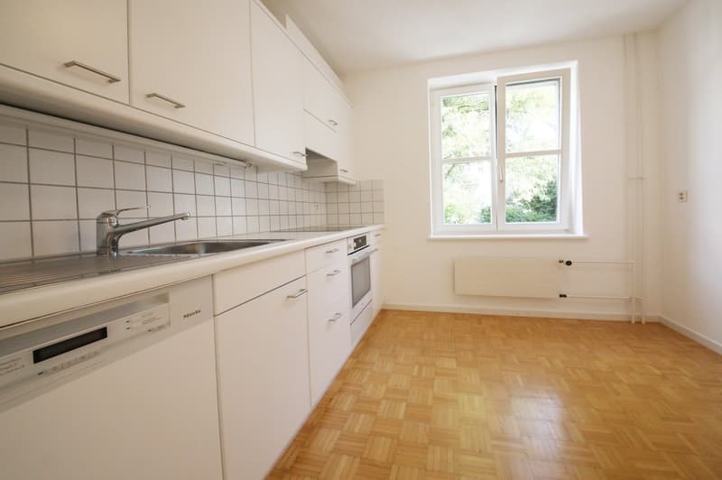 Appartement 3 pièces entretenu avec grand balcon, absolument calme, près de Nordbrücke (4)