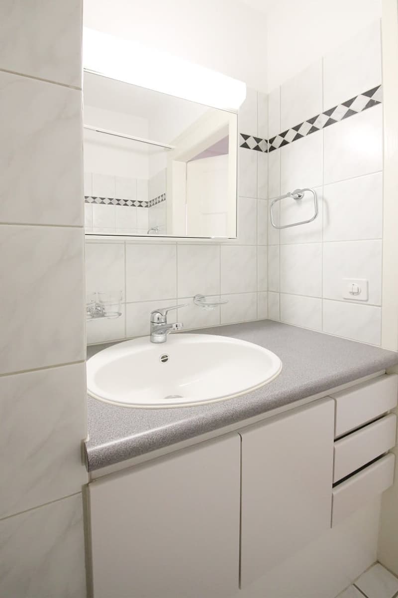 Charming 3.5-room apartment / old building with 2 balconies, quiet location, Wiedikon (12)