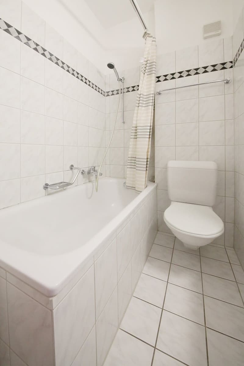 Charming 3.5-room apartment / old building with 2 balconies, quiet location, Wiedikon (11)