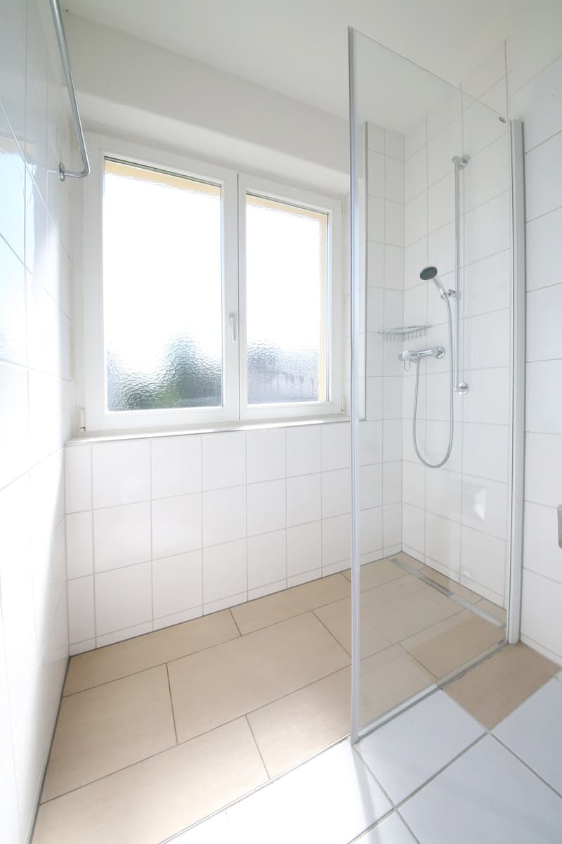 Gepflegte und helle 2-Zimmer-Wohnung (52 m2) mit Balkon (8)