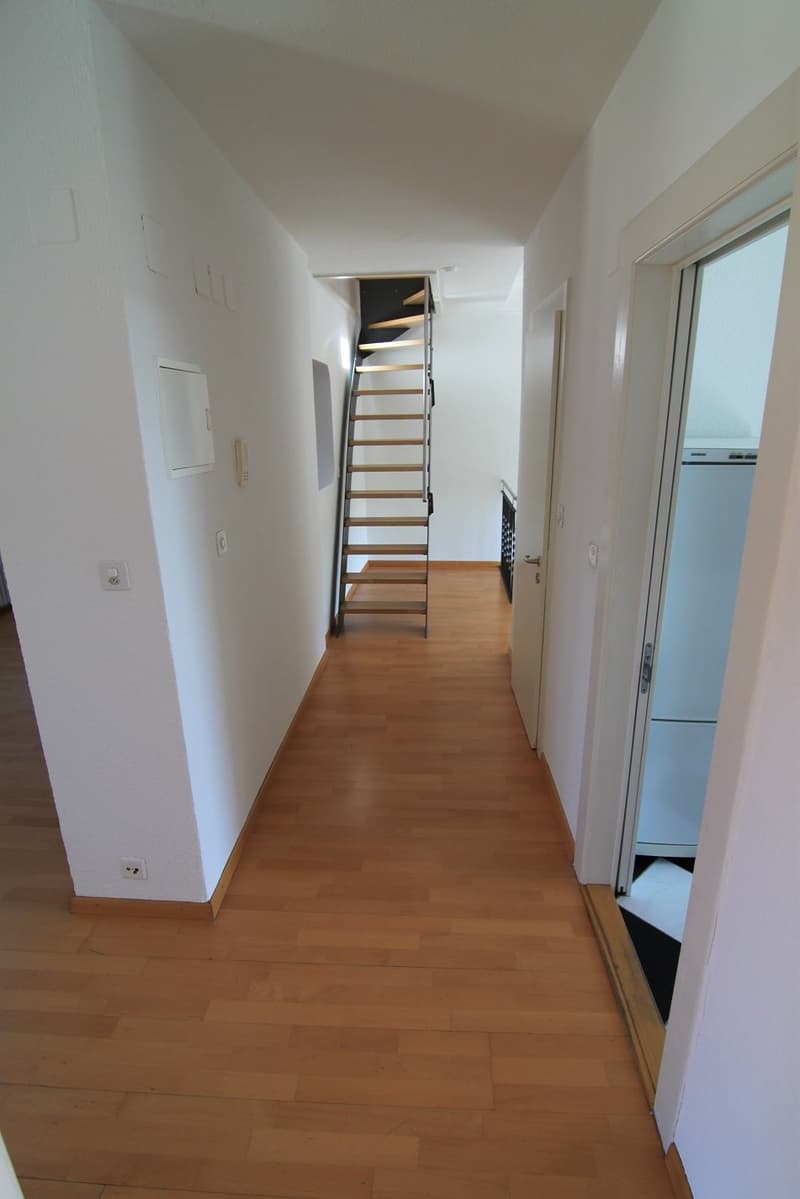 Appartamento mansardato di 4 locali ben mantenuto con balcone (LIMITATO FINO AL 31.03.2027) (10)