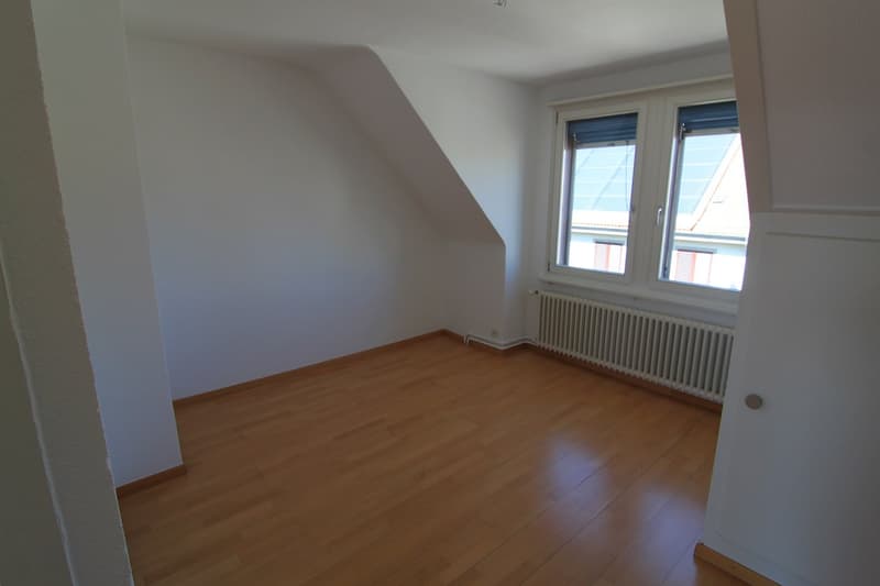 Appartamento mansardato di 4 locali ben mantenuto con balcone (LIMITATO FINO AL 31.03.2027) (4)