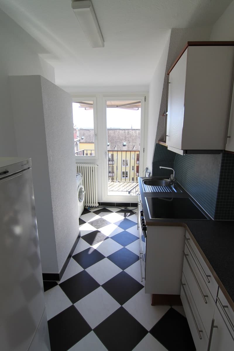 Appartamento mansardato di 4 locali ben mantenuto con balcone (LIMITATO FINO AL 31.03.2027) (7)