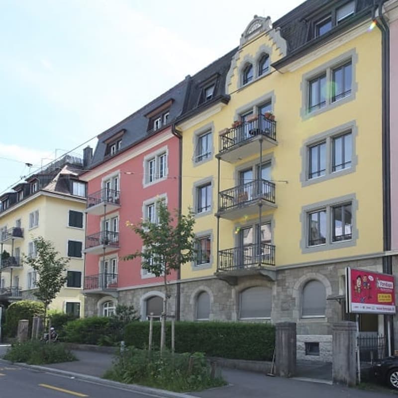 Top ausgebaute, moderne 2.5-Zimmerwohnung mit Gartensitzplatz (10)