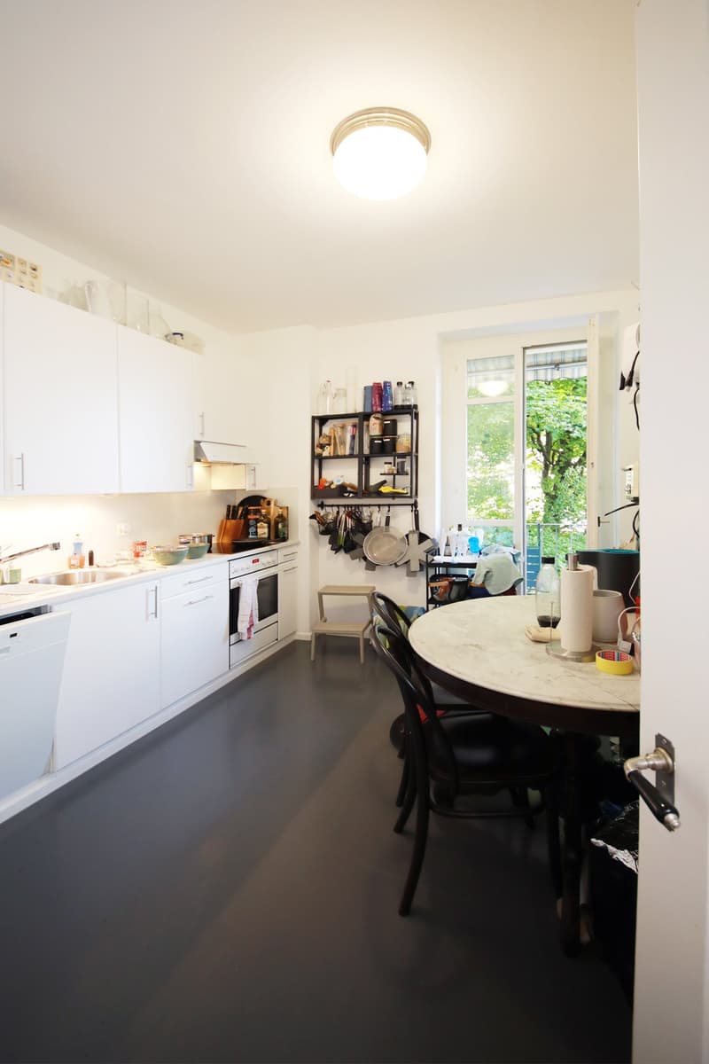 Charmante 3.5-Zimmer-Altbauwohnung mit Balkon an zentraler Lage in Zürich 8006 (5)