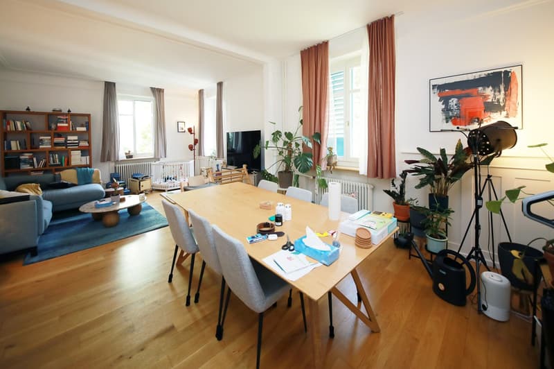 Charmante 3.5-Zimmer-Altbauwohnung mit Balkon an zentraler Lage in Zürich 8006 (2)