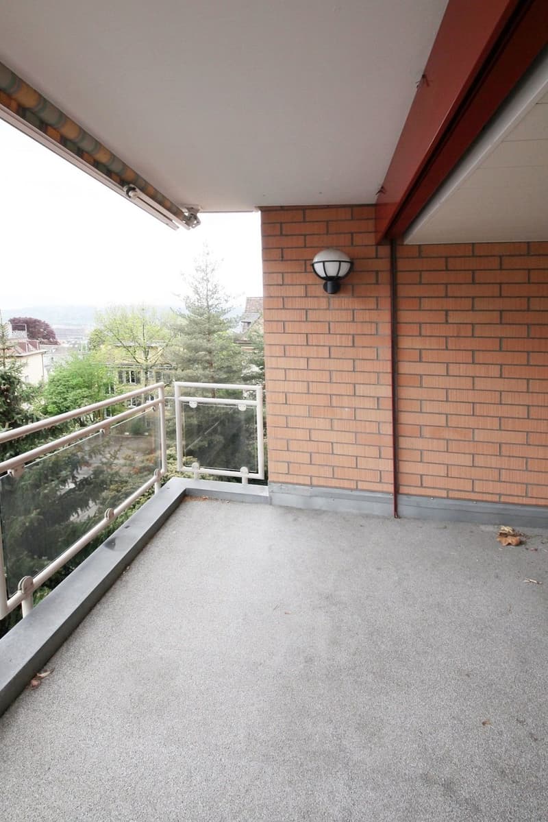 Top ausgebaute 2.5 ZW (80m2) mit Balkon und eig. Waschküche, Kreis 6 (9)