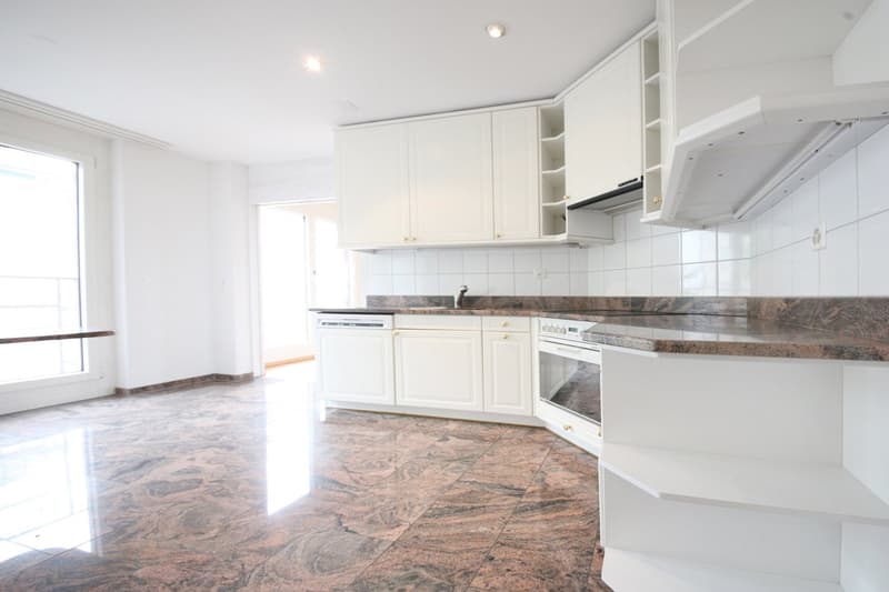 Top ausgebaute 2.5 ZW (80m2) mit Balkon und eig. Waschküche, Kreis 6 (5)
