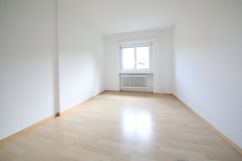 Gepflegte 3-Zimmer-Wohnung mit grossem Balkon Blick ins Grüne (5)