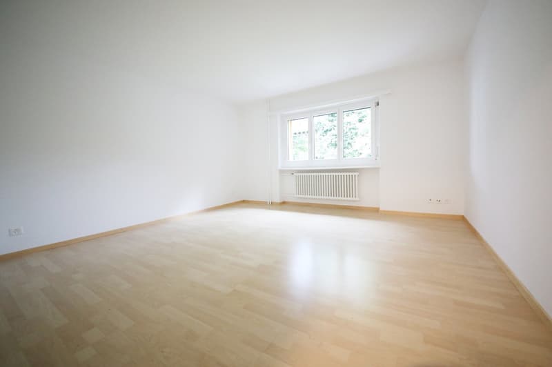 Gepflegte 3-Zimmer-Wohnung mit grossem Balkon Blick ins Grüne (4)
