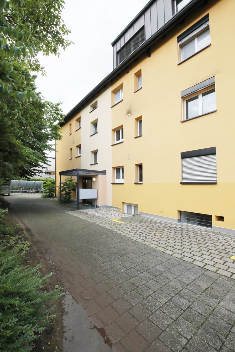 Gepflegte 3-Zimmer-Wohnung mit grossem Balkon Blick ins Grüne (10)