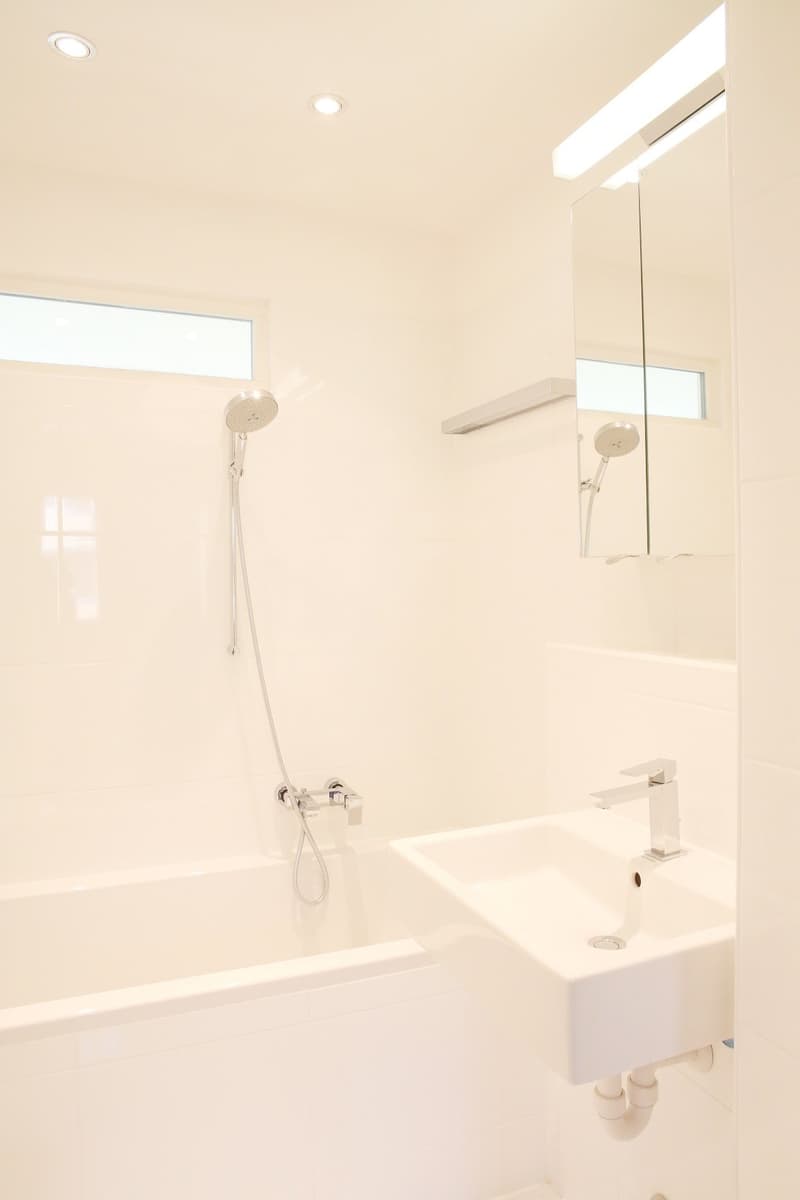 Elegante 2.5 Zimmerwohnung mit Balkon und Gartensitzplatz 8003 Zürich (5)