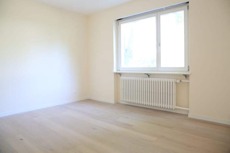 Elegante 2.5 Zimmerwohnung mit Balkon und Gartensitzplatz 8003 Zürich (3)