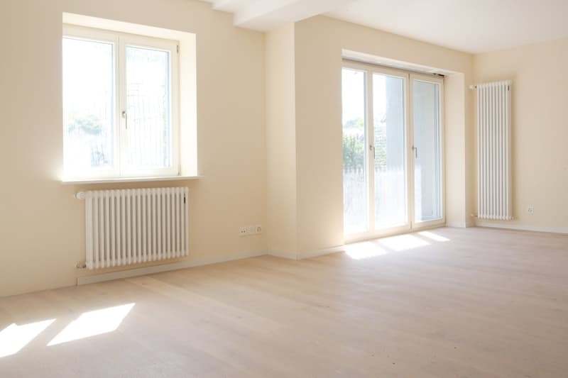 Elegante 2.5 Zimmerwohnung mit Balkon und Gartensitzplatz 8003 Zürich (4)